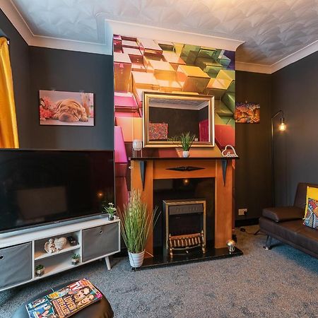 J'S Home Away From Home Fresh 2 Bedroom Garden Parking Кінгстон-апон-Галл Екстер'єр фото