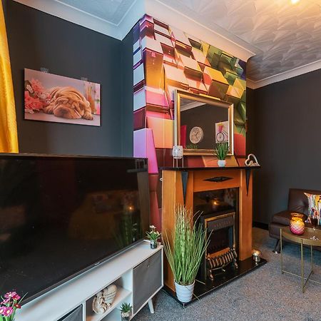 J'S Home Away From Home Fresh 2 Bedroom Garden Parking Кінгстон-апон-Галл Екстер'єр фото