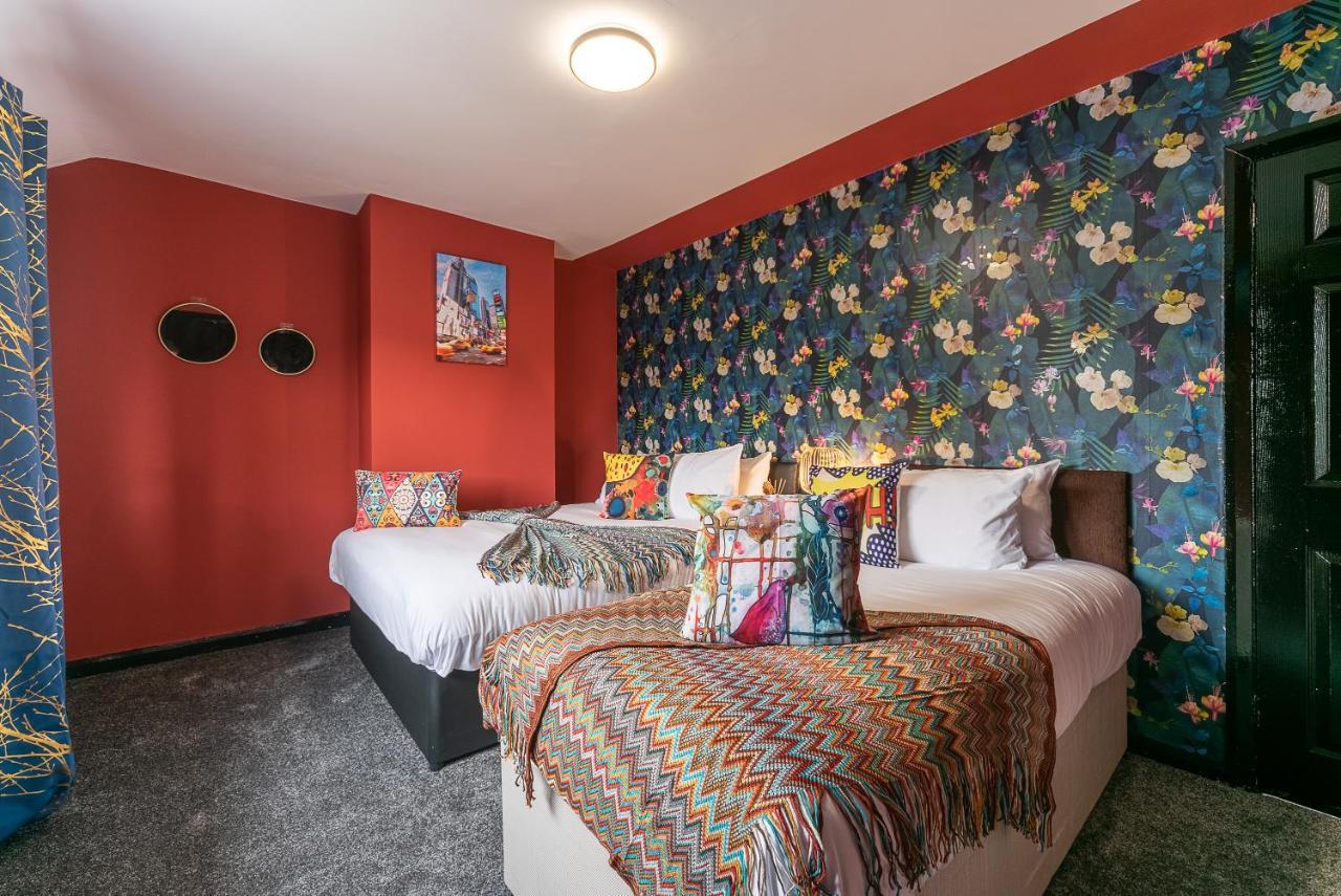 J'S Home Away From Home Fresh 2 Bedroom Garden Parking Кінгстон-апон-Галл Екстер'єр фото