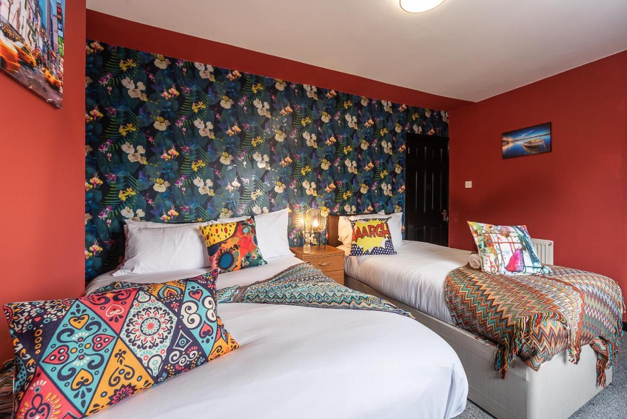 J'S Home Away From Home Fresh 2 Bedroom Garden Parking Кінгстон-апон-Галл Екстер'єр фото